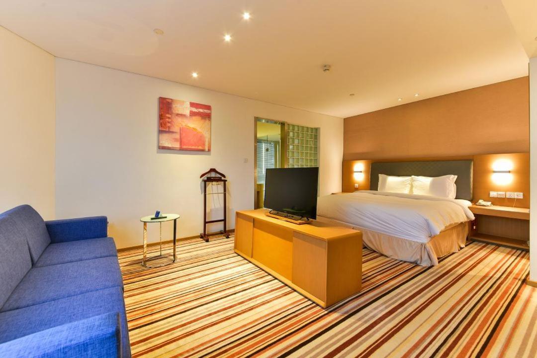 Holiday Inn Express Shanghai Jiading Industry Park By Ihg Zewnętrze zdjęcie